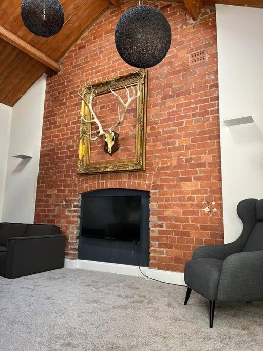 Gorgeous 2 Bed Loft Style Apartment Manchester Kültér fotó