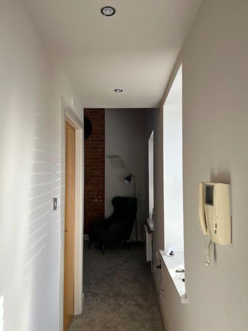 Gorgeous 2 Bed Loft Style Apartment Manchester Kültér fotó