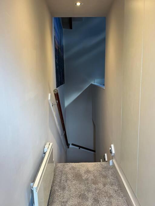 Gorgeous 2 Bed Loft Style Apartment Manchester Kültér fotó